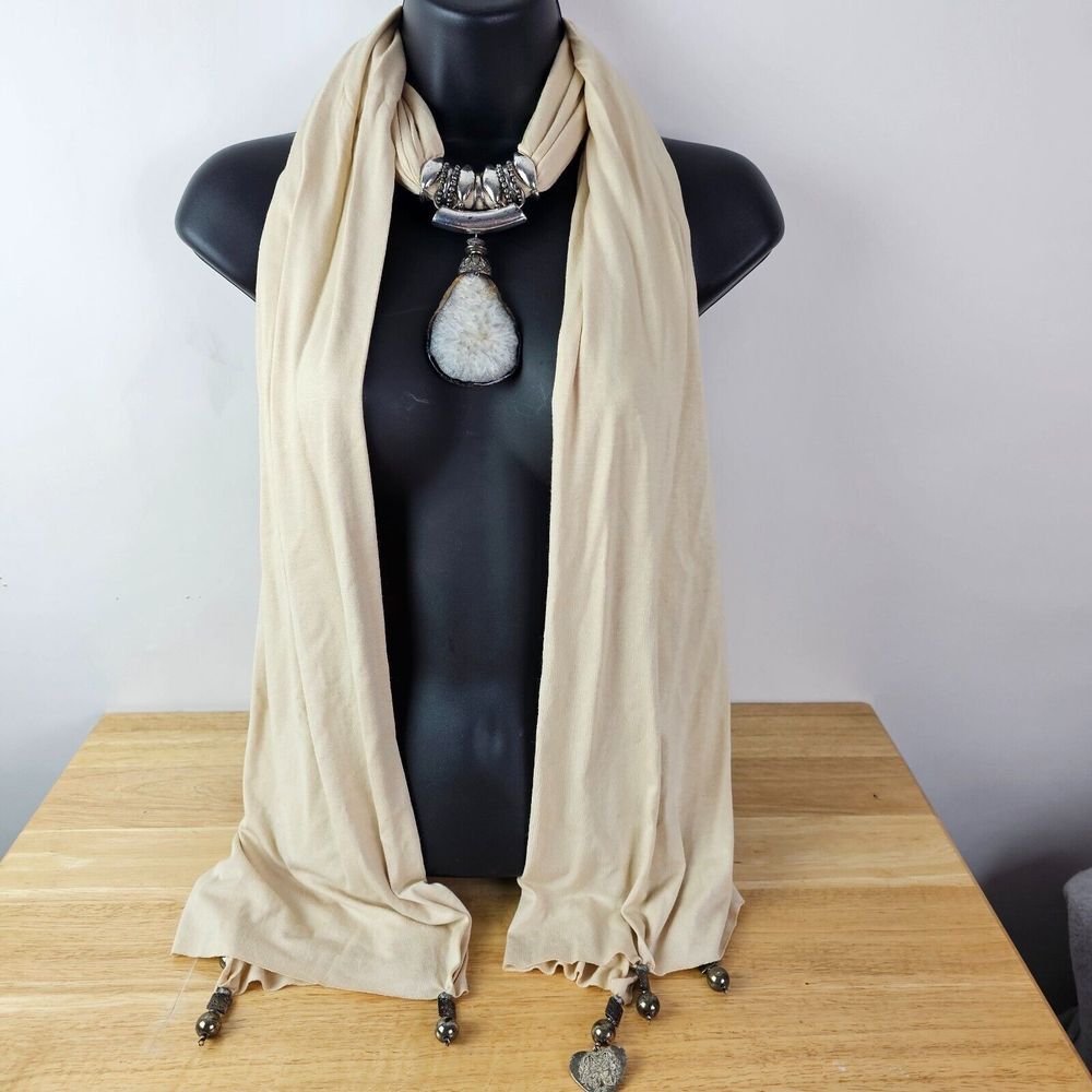 Anastasia Benitez Marbella Spain Agate Jewelry Necklace Scarf Silver Heart Charm